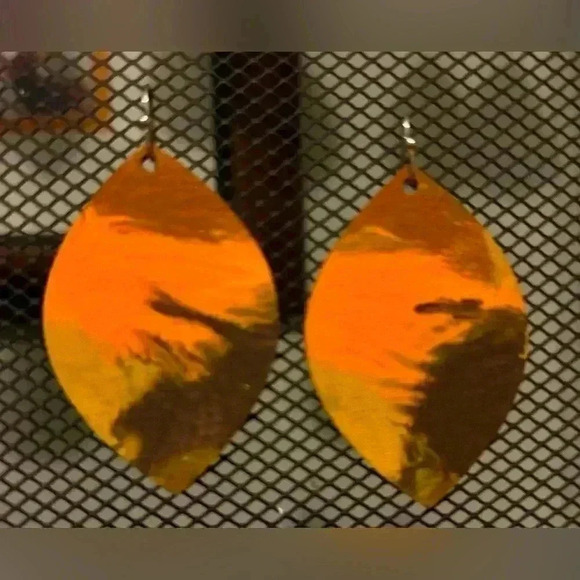 Hand painted earrings, wooden lightweight, orange, brown, rust, gorgeous - Picture 1 of 1